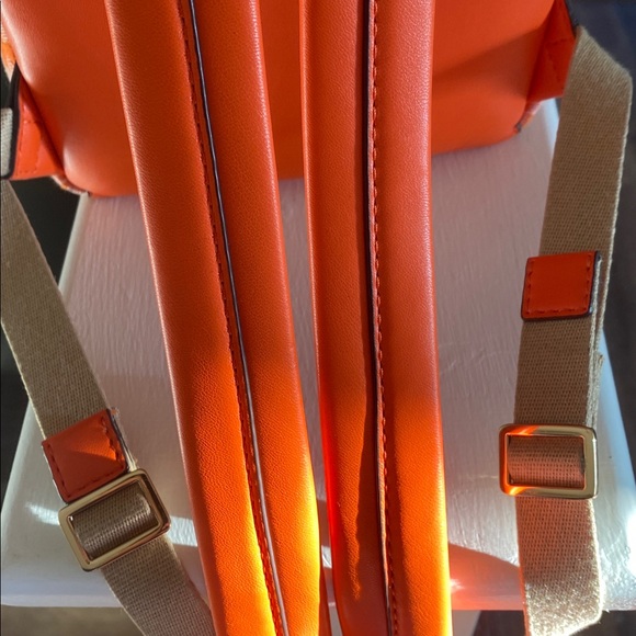 Michael Kors Maisie Medium Pebbled Leather 2-in-1 Backpack  Orange OS - Picture 8 of 8